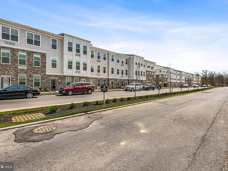 2207 Prince Hall Dr — Photo 42