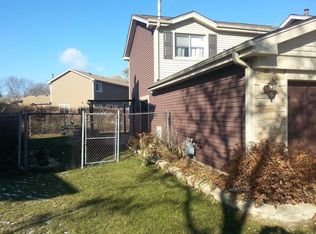438 Pacific Ct, Wheeling, IL 60090