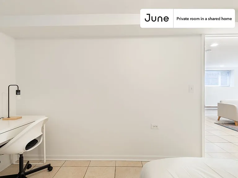 1841 N Mozart St #B — Photo 3