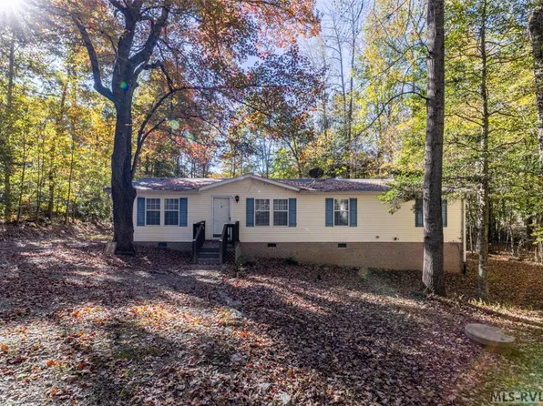 46 Brookstone Dr, La Crosse, VA 23950