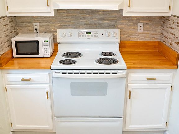 4th image of 225 A View Ave APT 216