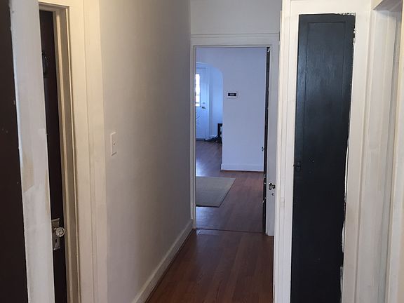 3rd image of 4741 W Buena Vista St #2