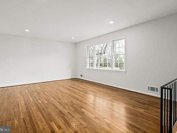 2nd image of 3104 Battersea Ln