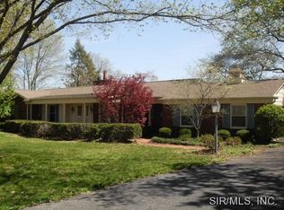 708 Linder Blvd, Greenville, IL 62246