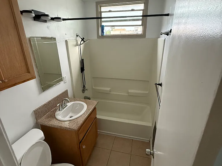 5204 Knowlton St #4 — Photo 7