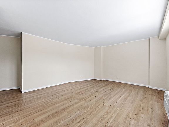 3rd image of 2650 Ocean Pkwy APT 6S