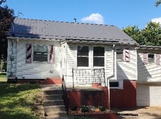 501 N Division St, Anamosa, IA 52205