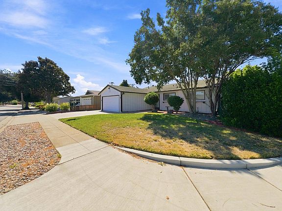 3rd image of 36311 Alicante Ave