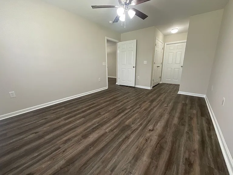 Meridian Park Apartments — Photo 42