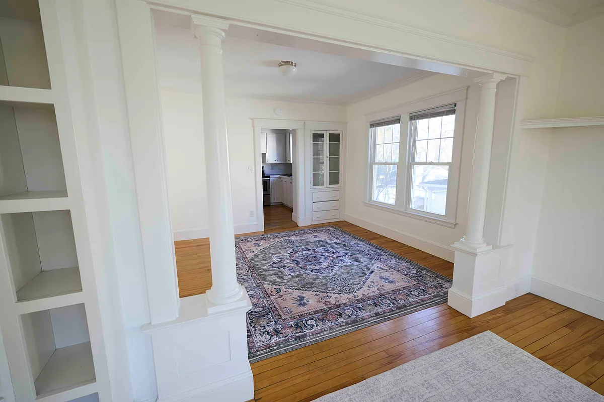 Building Photo - 529 Brighton Ave #2