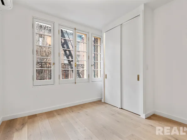 93 Hicks Street image 1 of 6