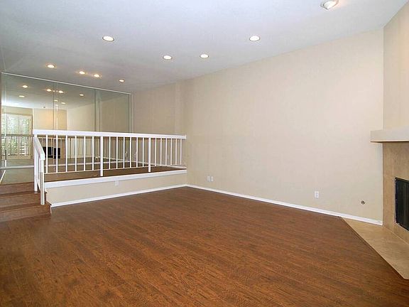 3rd image of 21901 Burbank Blvd Unit 172