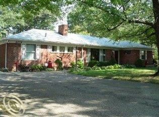 21718 Farmington Rd, Farmington, MI