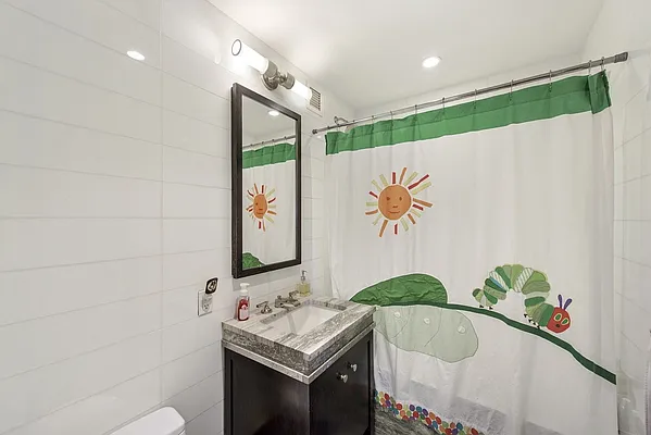 Sold by Nest Seekers International | media 6