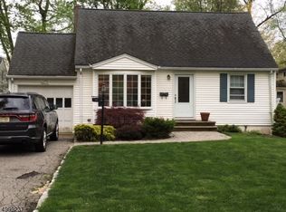 58 Beechwood Rd, Florham Park, NJ 07932