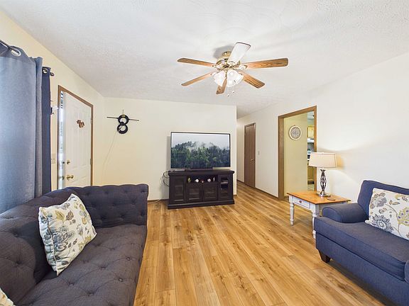 3rd image of 100 Washington Ave