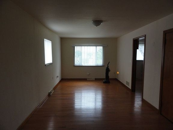 3rd image of 117 Fairway St