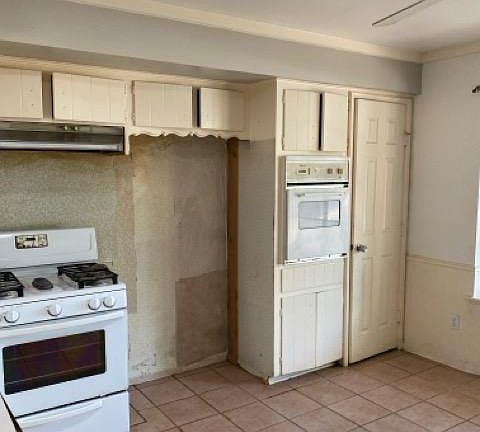 5th image of 718 Hollyvale Dr