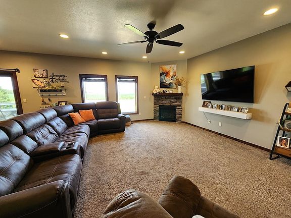 2nd image of 2802 Woodbine Ave
