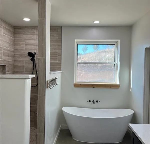 Annadale Rd — Photo 10