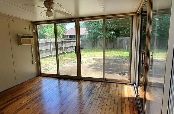 5th image of 1532 Beaver Trail Dr