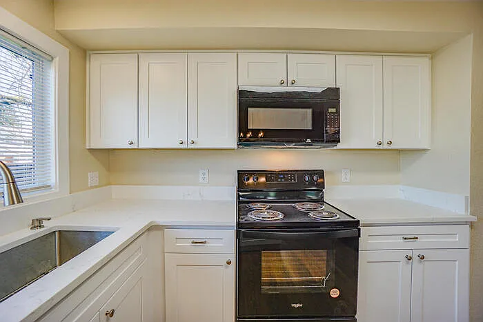 816 SE Olympia Dr — Photo 23