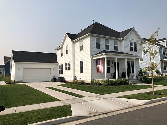 Oversized 2-car garage