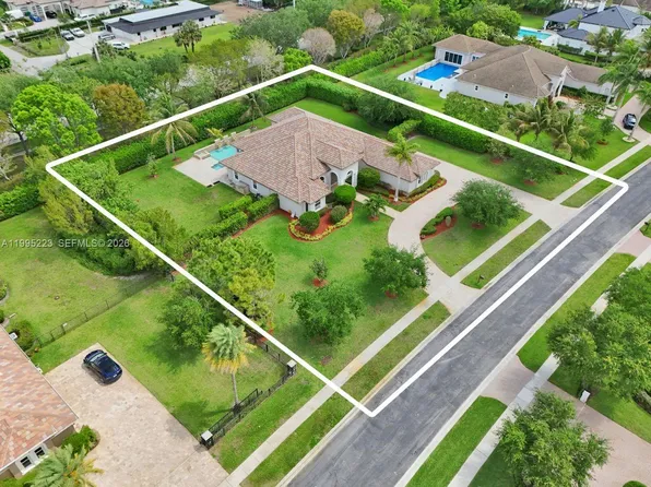 14401 Jockey Cir N, Davie, FL 33330