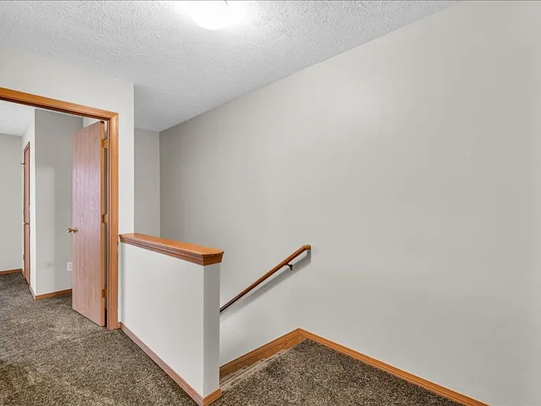 1017-1025 Maple Hill Rd — Photo 11