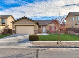 13805 Truman St, Oak Hills, CA 92344