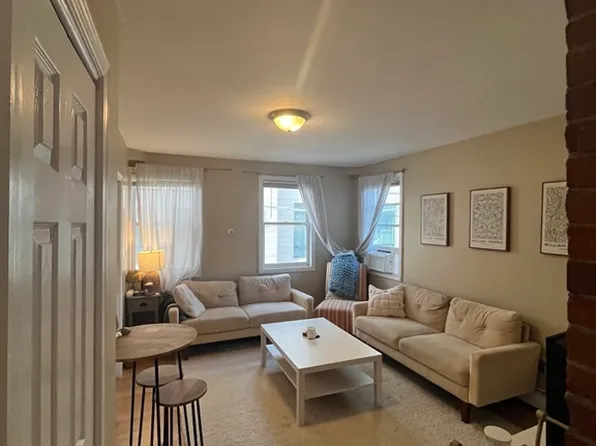 317 Silver St APT 2, Boston, MA 02127