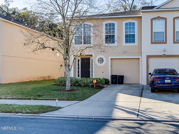 3rd image of 7074 Saint Ives Ct