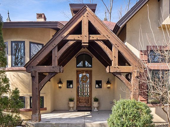 No cookie cutter here - architecure is amazing!