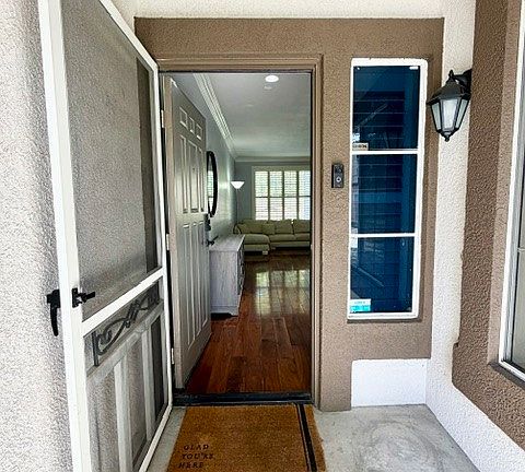 3rd image of 27 Chaumont Cir