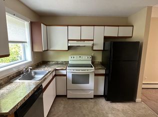 39 Hillside Ave, New Haven, CT 06512