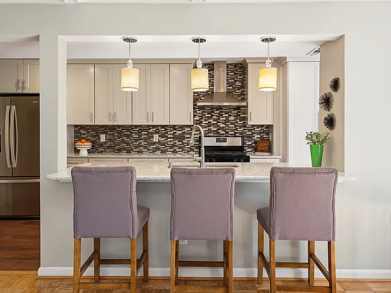 39th St NW — Photo 7