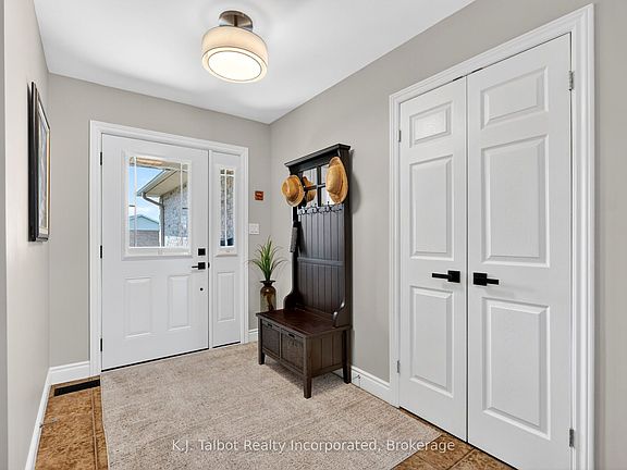 5th image of 11 Lee Cres