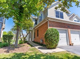 9036 Falcon Greens Dr, Crystal Lake, IL 60014