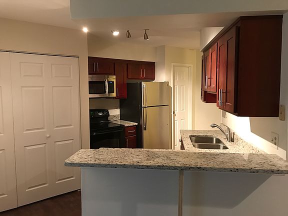 5th image of 1353 E Wyndham Cir