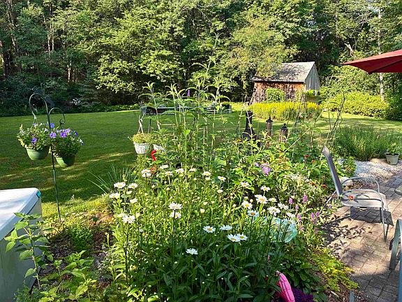5th image of 22 Cobbetts Pond Road