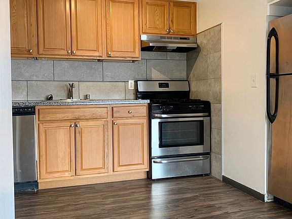 5th image of 625 E 18th St #8859076