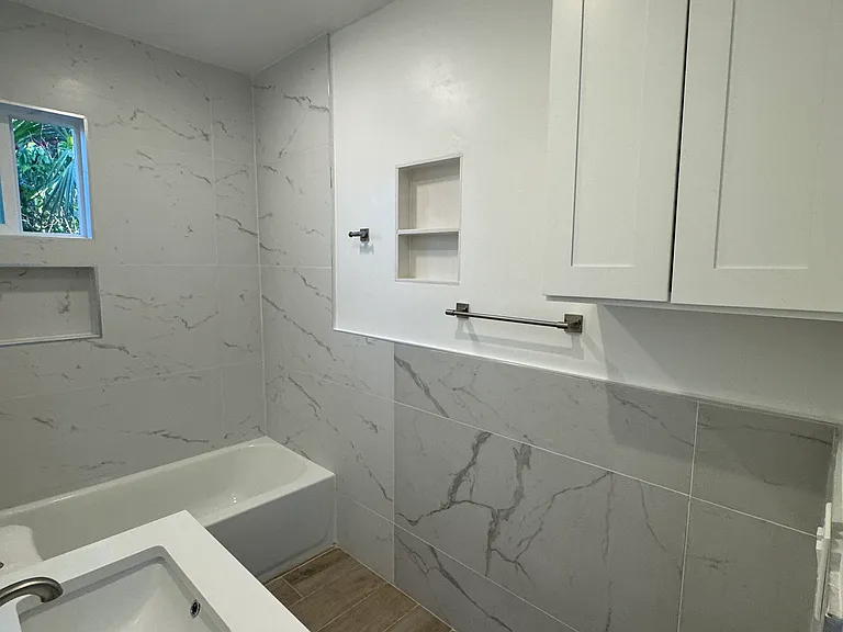 3667 W 108th St #3/4 — Photo 10