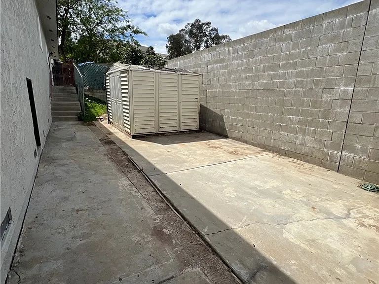 5247 Navarro St — Photo 4