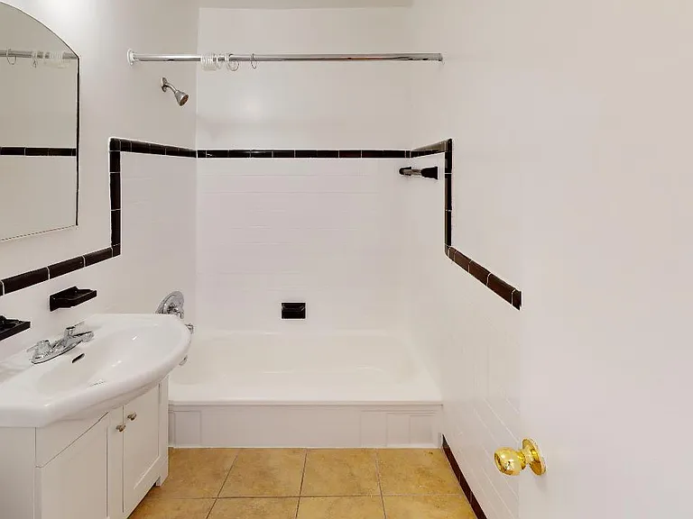 15 Eastwood Rd — Photo 5