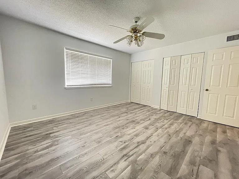 201 College Blvd E #13-1-1 — Photo 2