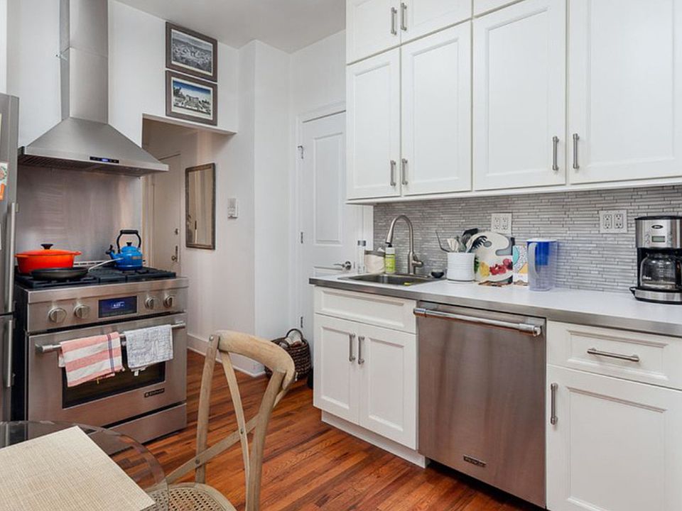 2nd image of 408 E 73rd St #2AA