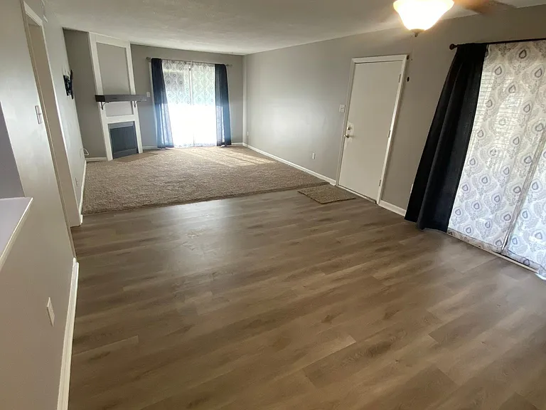 1772 6th Crompton Sq #B — Photo 5
