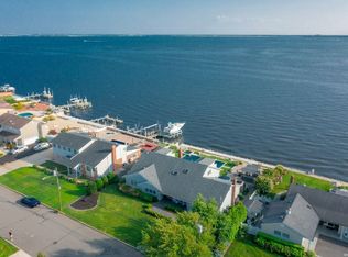 112 Lucinda Dr, Babylon, NY 11702