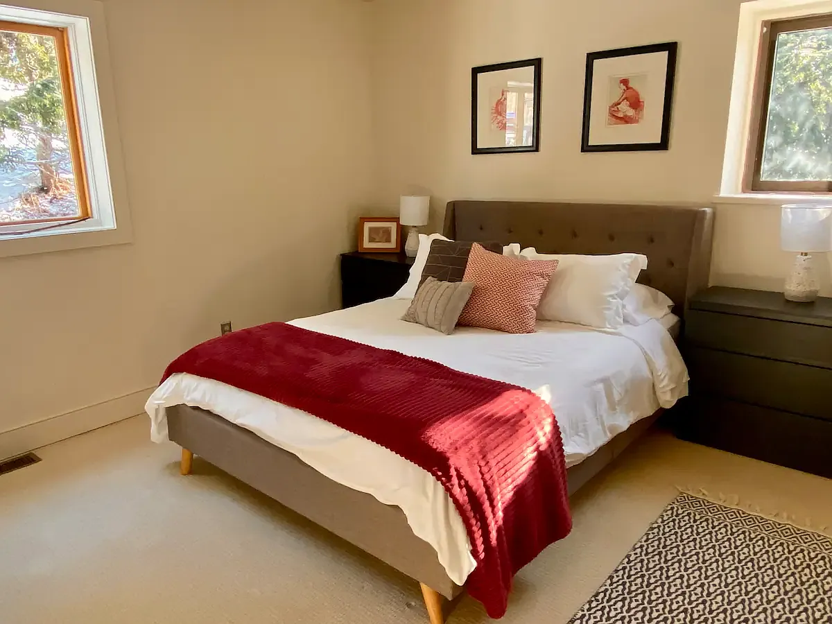 3 bed, 2.5 bath, 2400 sqft, $5,500 — Photo 2