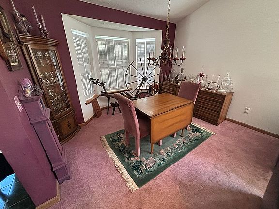 5th image of 68 Surrey Field Dr